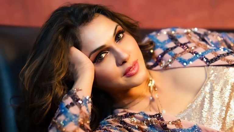 Isha Koppikar reveals she refused to meet actor who had asked her to come alone: 'I was thrown out...' - Vimarsana News