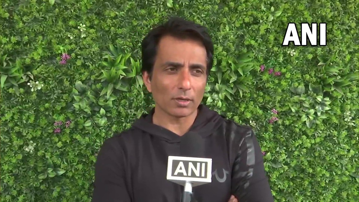 Punjab Election 2022: 'Other candidates buying votes in Moga', alleges actor Sonu Sood - Vimarsana News