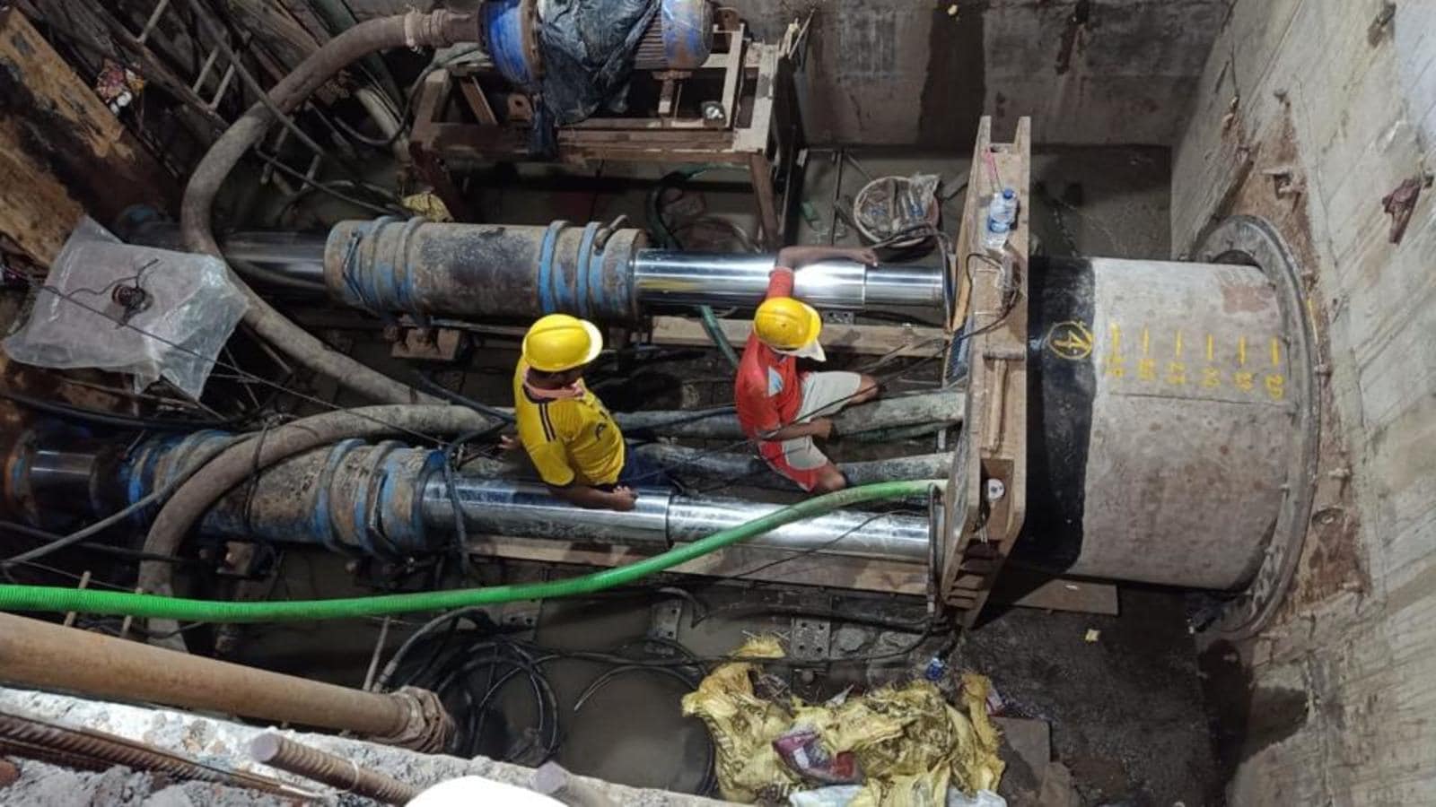 Mumbai: Central Railways to carry out floodgates, micro-tunnelling work to prevent water from entering rail tracks during monsoon - Vimarsana News