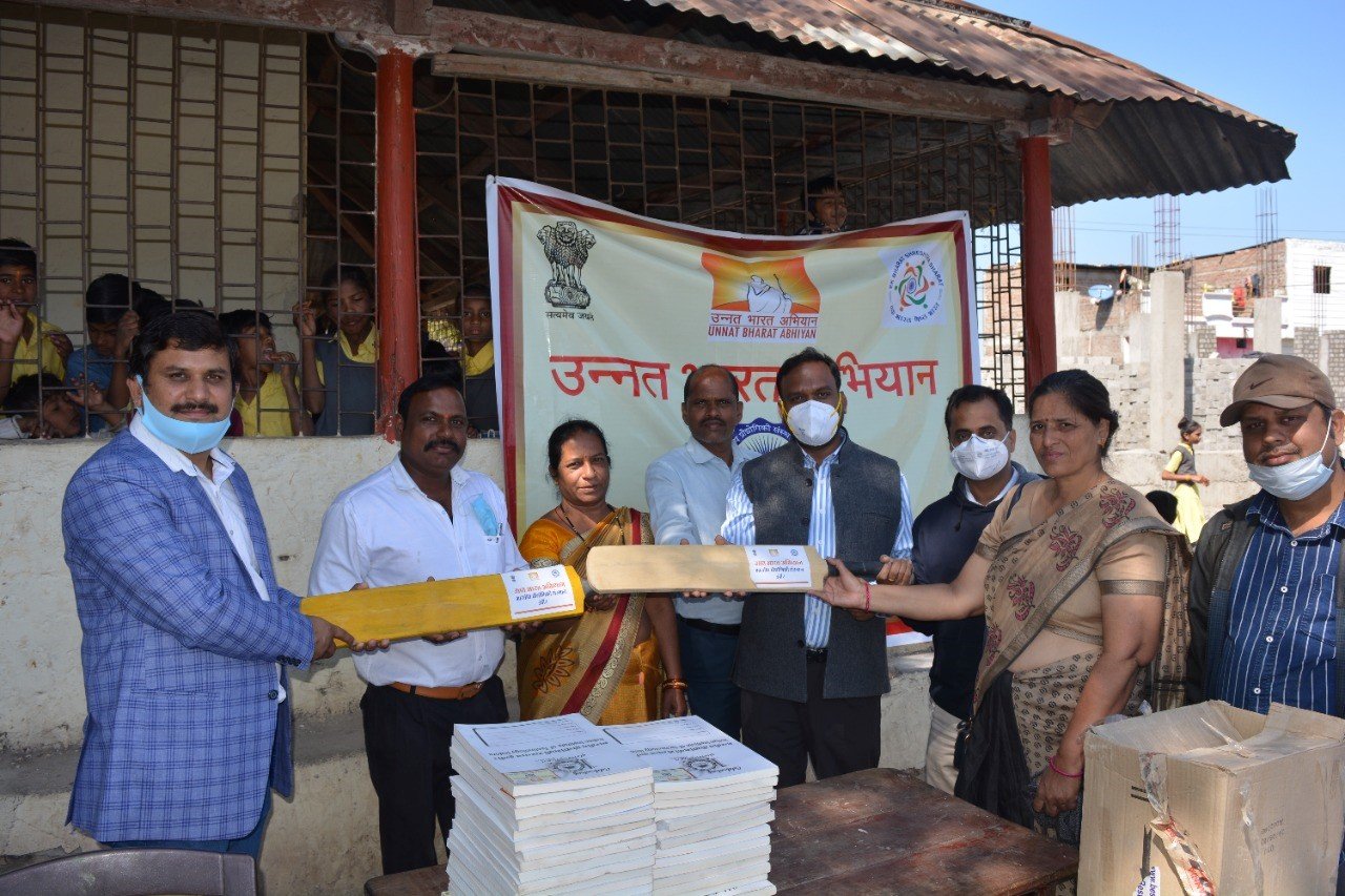 Indore: IIT Indore team distributes education & health kits - Vimarsana News