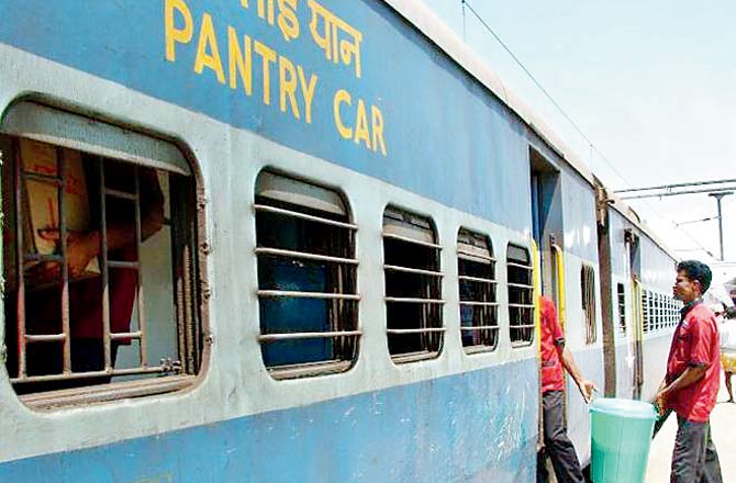 IRCTC to restore 100% cooked food services in all trains by Feb 14 - Vimarsana News