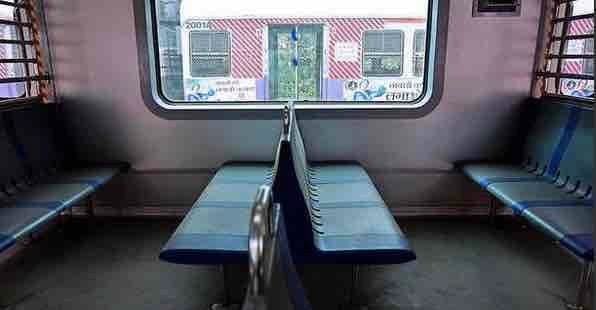 Mumbai: Railway to reduce single journey tickets of AC locals; no changes in fares of season passes likely - Vimarsana News