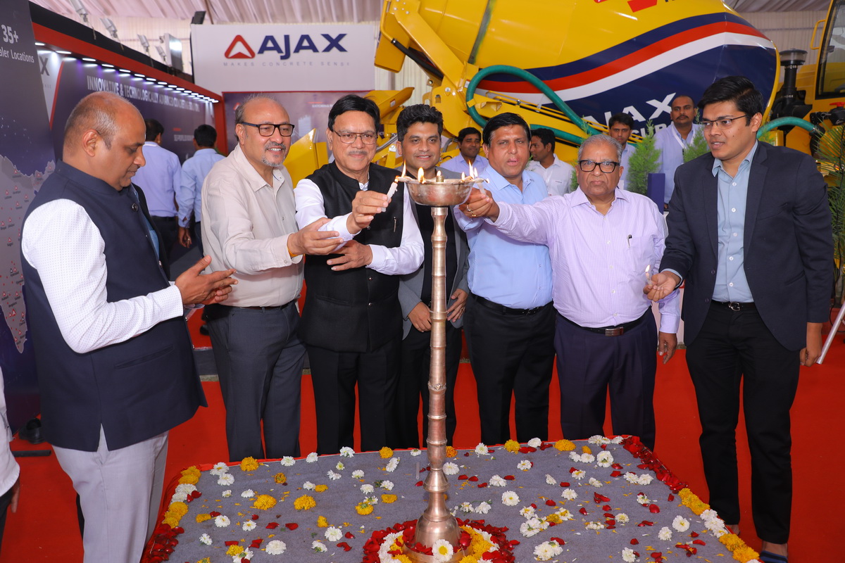 Indore: Earth moving equipment and construction machinery expo 'Earthcon 2022' begins - Vimarsana News