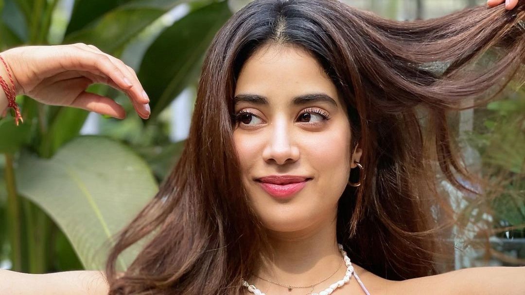 Janhvi Kapoor turns 25 : Arjun, Khushi, Sonam and others extend birthday wishes to the actress - Vimarsana News