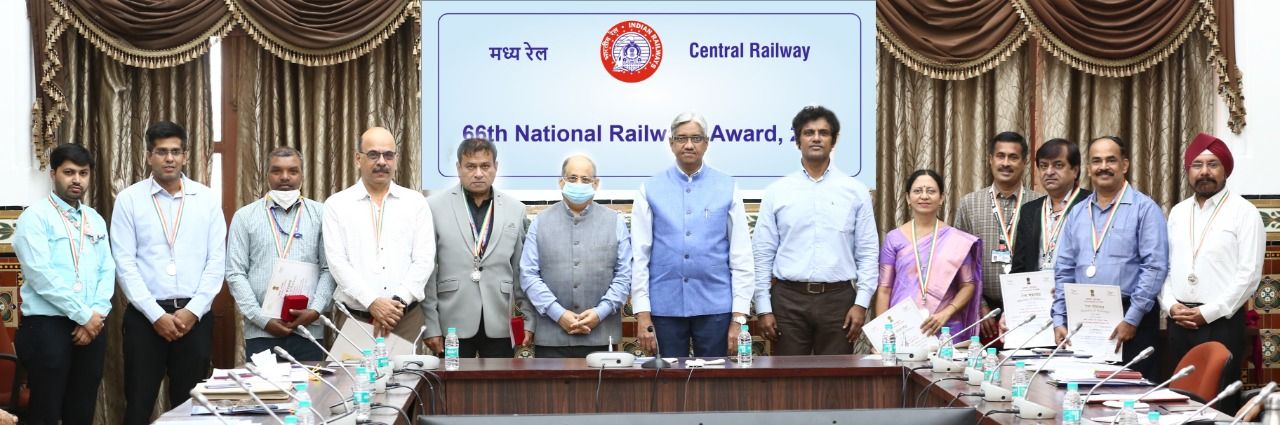 Mumbai: Central railway presents 'The National Railways Award' to 10 employees - Vimarsana News