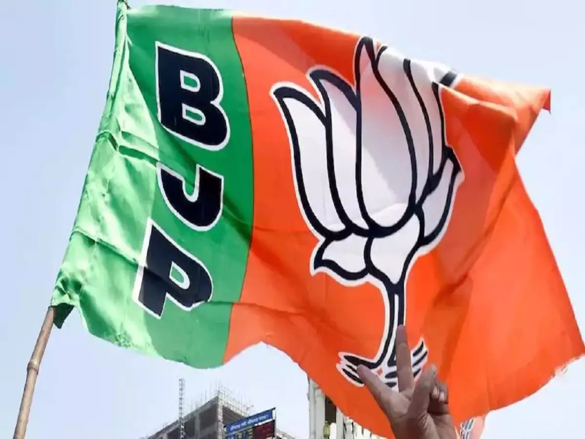 Maharashtra: BJP MLA demands action after women asked to remove saffron scarves at cinema hall in Nashik - Vimarsana News