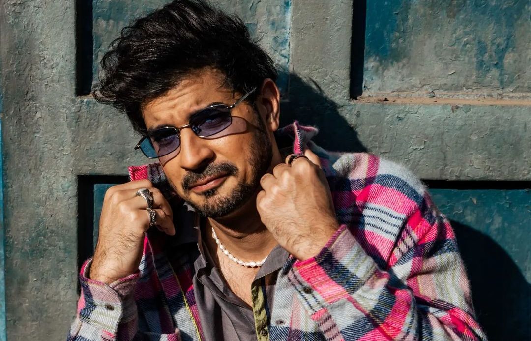 After three back-to-back successes, Tahir Raj Bhasin jets off for a 'secret project' - Vimarsana News