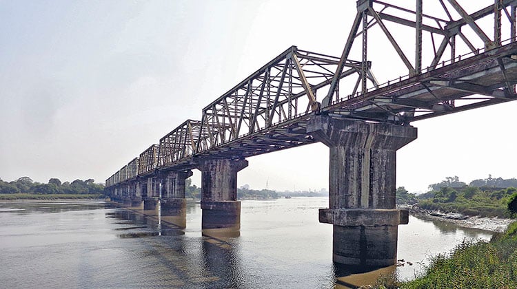 Mumbai I Western DFC: 80-meter long bridge installed close to Bhiwandi over Ulhas River - Vimarsana News