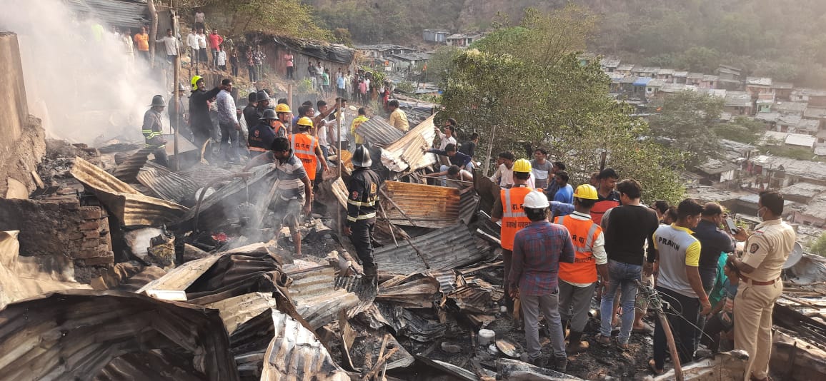 Thane: Cylinder blast reported in Kalwa area, 6 huts damaged; see pics - Vimarsana News