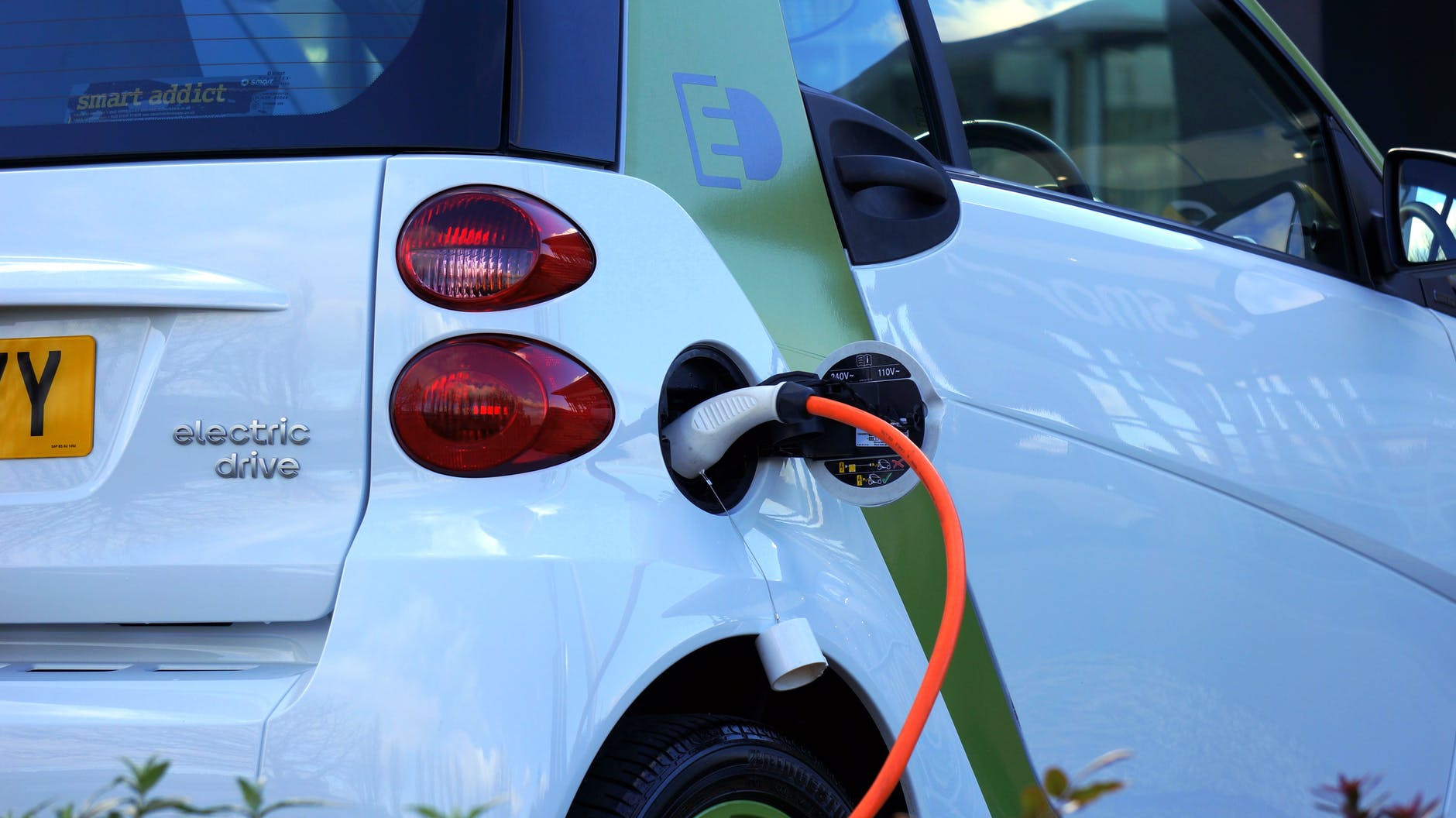Navi Mumbai: UMC sets up charging station for e-vehicles - Vimarsana News
