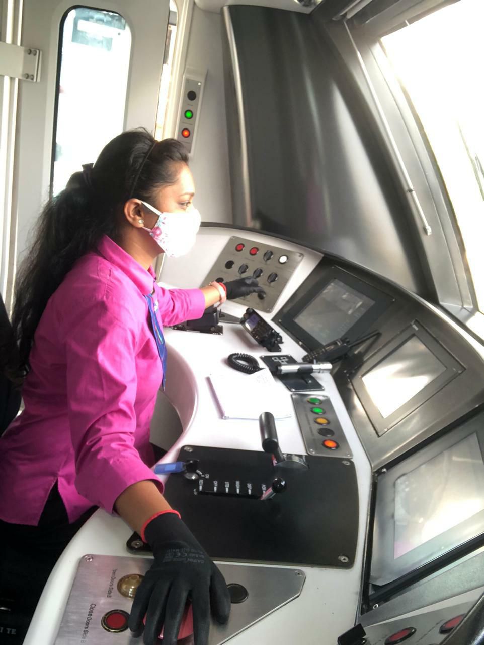 Women's day: Metro dedicates one station to women employees - Vimarsana News
