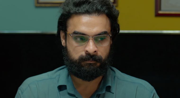 Naradan review: Tovino Thomas shines as wicked journalist! - Vimarsana News