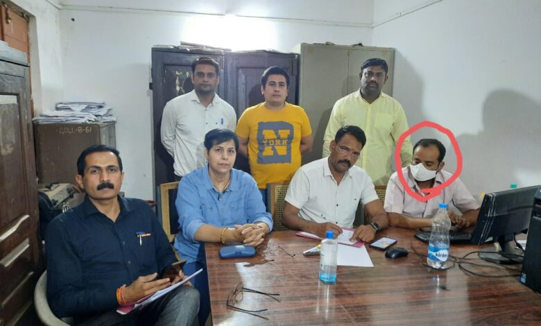 Chhindwara: Lokayukta arrests e-governance employee for taking bribe of Rs 4000 - Vimarsana News