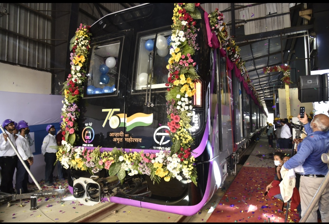 India's first Aluminium body metro train manufactured by Titagarh Wagons flagged off today - Vimarsana News