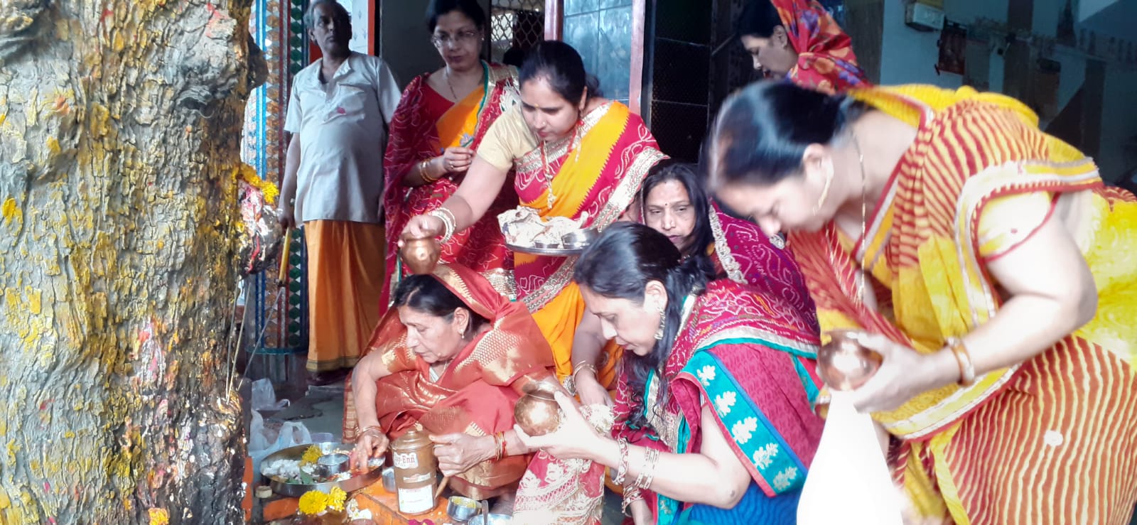 Ujjain: Women worship Sheetla Mata on Sheetla Saptami - Vimarsana News
