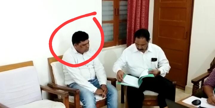 Seoni: Lokayukta arrests patwari for taking bribe of Rs 15000 - Vimarsana News