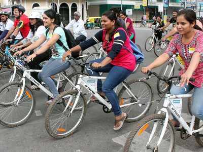 Bhopal: 66,000 dumped cycles will be distributed in new session, says minister Inder Singh Parmar - Vimarsana News