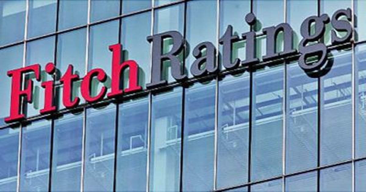 Fitch Ratings revises outlook of 9 Indian banks' IDRs to negative