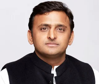 Akhilesh All Set To Marginalize Shivpal