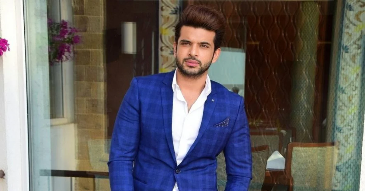 Karan Kundra enjoys female fans' attention