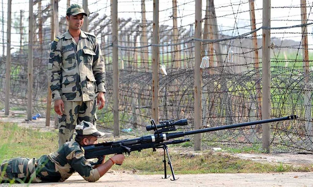 Border Security Force soldiers keep vigil at a forward location on Indo-Pak Border, following heightened tensions between India and Pakistan in Jammu Border Security Force soldiers keep vigil at a forward location on Indo-Pak Border, following heightened tensions between India and Pakistan in Jammu