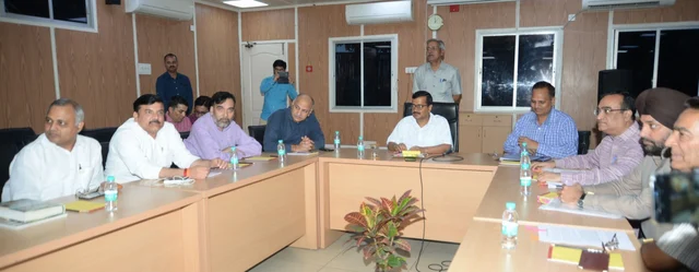 Delhi Chief Minister Arvind Kejriwal, Deputy Chief Minister Manish Sisodia, Minister Satyendra Kumar Jain, AAP MP Sanjay Singh, Delhi Congress chief Ajay Maken and Congress leader Arvinder Singh Lovely during an all party meeting called to discuss ongoing sealing drive in New Delhi. Delhi Chief Minister Arvind Kejriwal, Deputy Chief Minister Manish Sisodia, Minister Satyendra Kumar Jain, AAP MP Sanjay Singh, Delhi Congress chief Ajay Maken and Congress leader Arvinder Singh Lovely during an all party meeting called to discuss ongoing sealing drive in New Delhi.