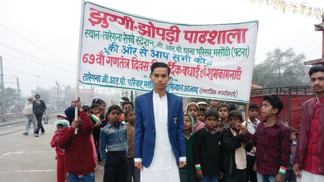 Sifiyan Azad runs a school in Bihar to educate street urchins near Taregana Railway Station