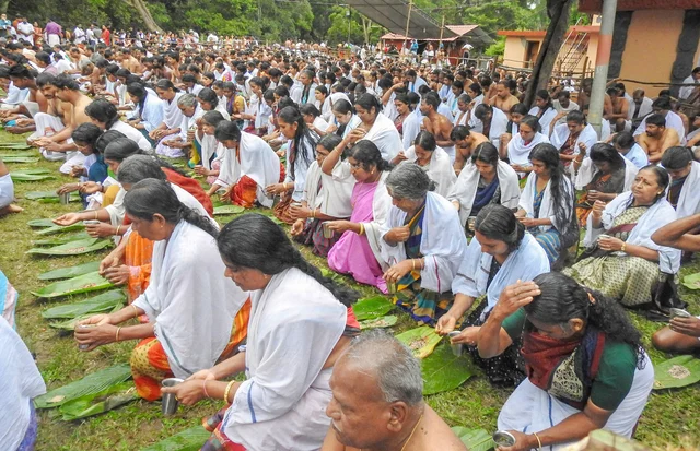 Devotees perform ‘Bali tharpan’ on the occasion of ‘Karkidaka Vavu’ at Ponkuzhi Srirama Temple, in Wayanad. Devotees perform ‘Bali tharpan’ on the occasion of ‘Karkidaka Vavu’ at Ponkuzhi Srirama Temple, in Wayanad.
