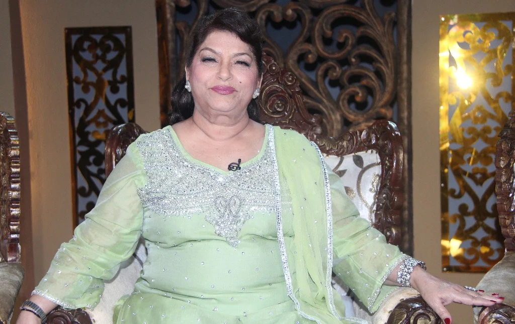 Bollywood Saroj Khan Apologises After Defending Casting Couch Culture