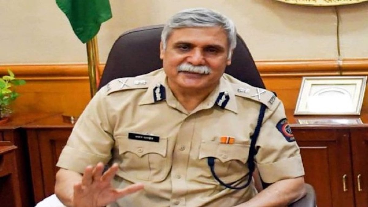 LIVE News Updates: Delhi court sends ex-Mumbai CP Sanjay Pandey to 9-day ED  custody in phone tapping case