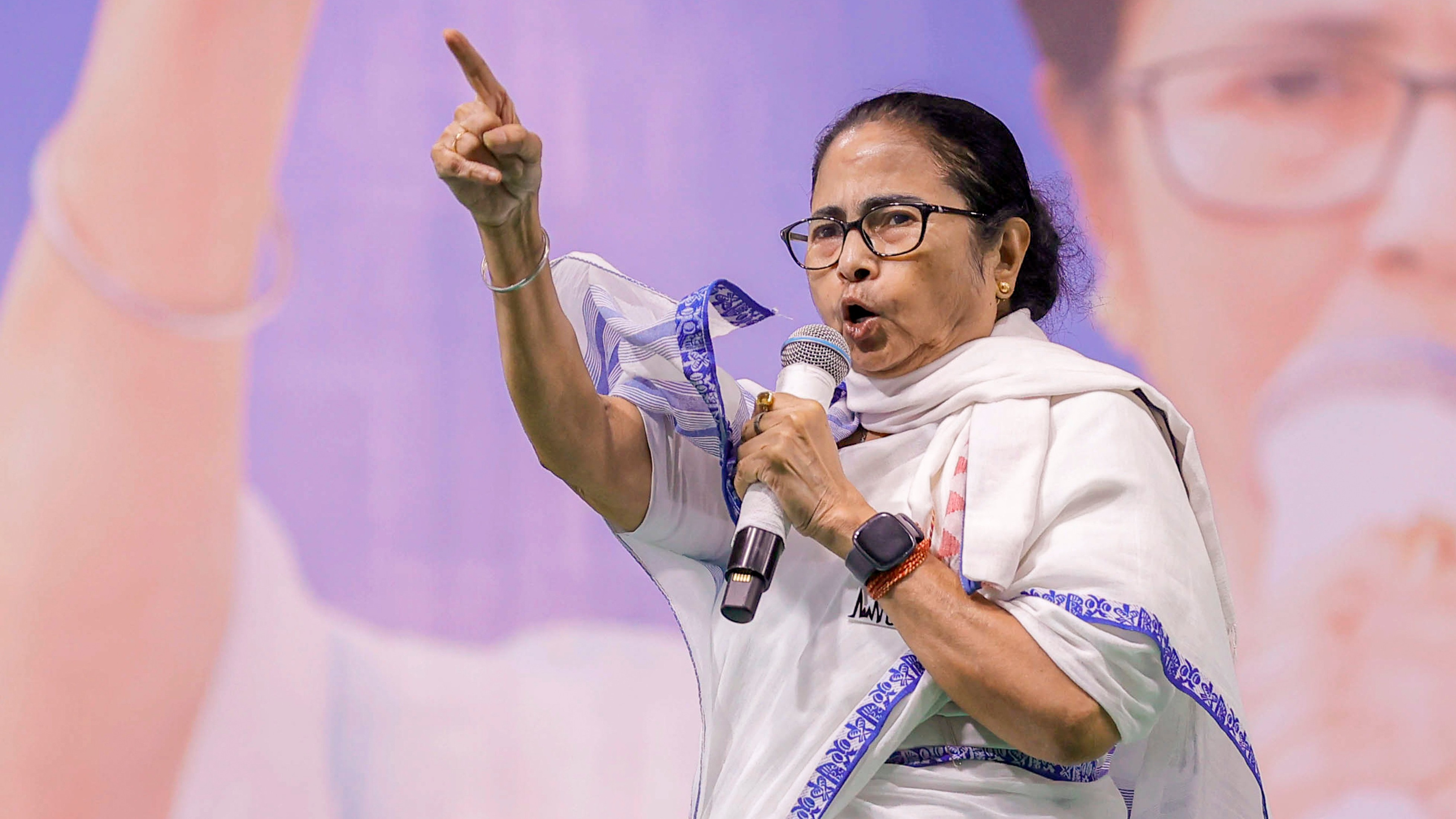 Dont play with self-respect and dignity of Bengals women, Mamata tells  Modi