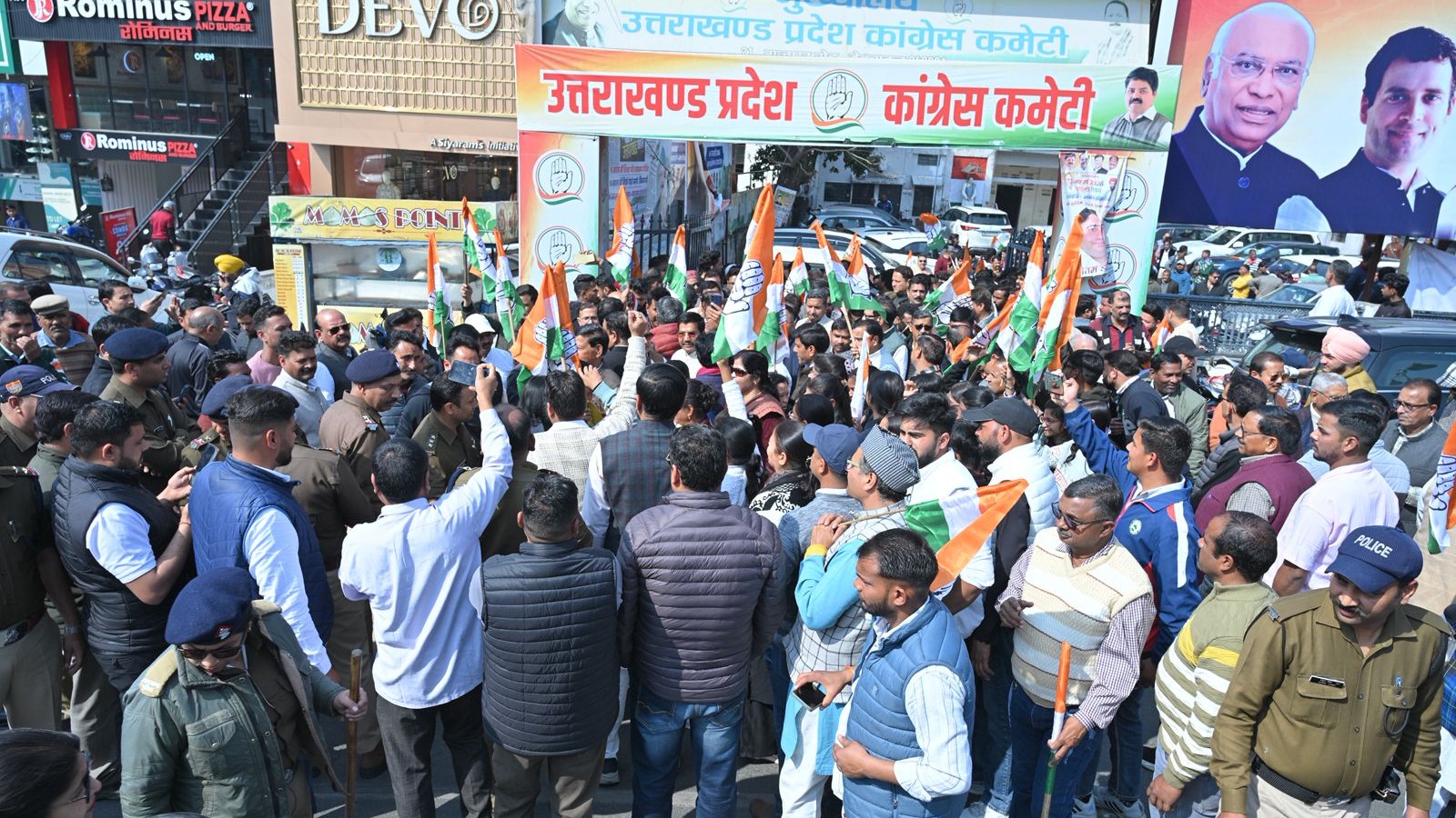 Congress protest against deteriorating law & order situation in Uttarakhand
