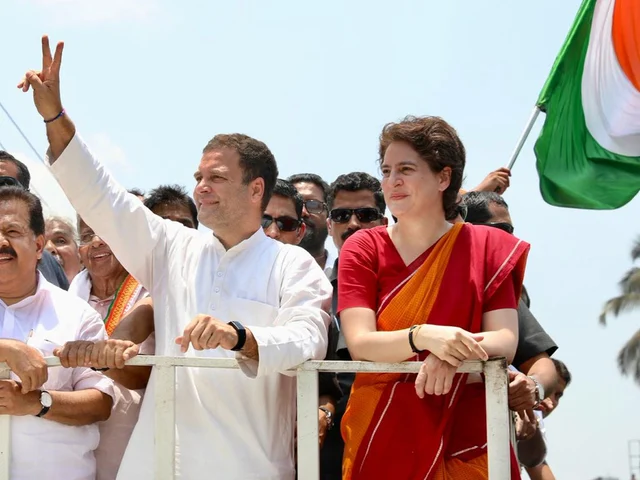 तीसरे चरण का चुनाव: राहुल गांधी, अमित शाह, मुलायम सिंह यादव, संबित पात्रा समेत इन दिग्गजों की किस्मत का फैसला आज