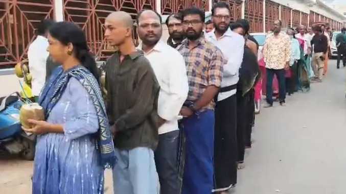 அண்ணாமலையார் கோயிலில் குவிந்த பக்தர்கள்