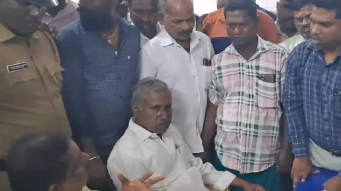 சிகிச்சை அளிக்க முடியாமல் சிறுவன் பலி என போராட்டம்