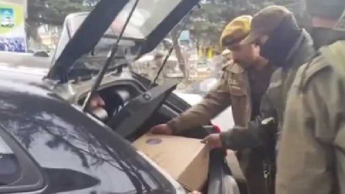 பாதுகாப்பு படையினர் தீவிர வாகன தணிக்கை