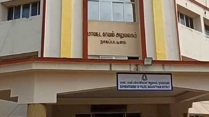 சிங்கப்பூரில் வேலை வாங்கி தருவதாக கூறி மோசடி