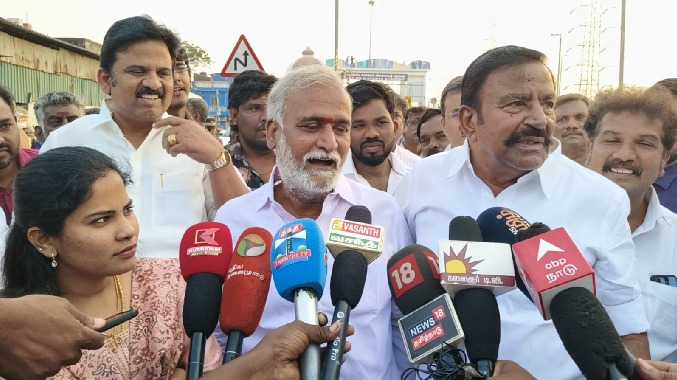 செய்தியாளர்கள் சந்திப்பில் கலகல