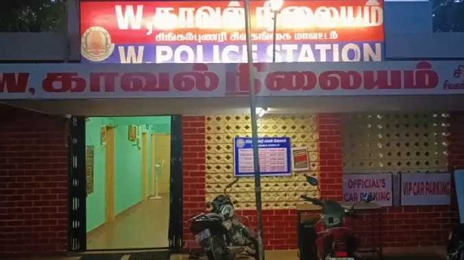 14 வயது சிறுவன் மதுபோதையில் தள்ளாடிய வீடியோ