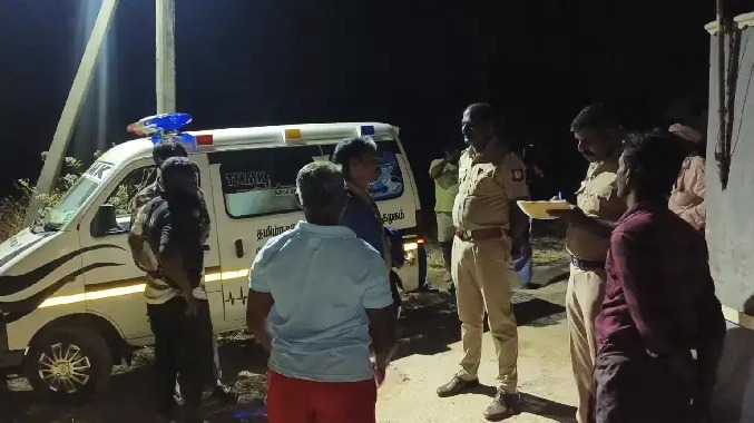 கம்பிகளால் கட்டப்பட்டு கிடந்த சடலத்தை மீட்ட போலீசார்
