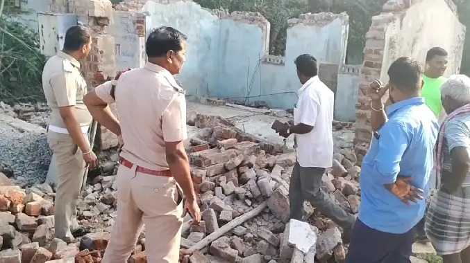 வீடு இடிப்பு பணியின் போது நேர்ந்த விபரீதம்