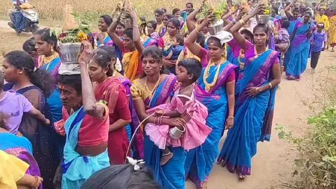 அக்னி வீரபத்திரன் கோயில் மாசிக்களரி விழா கோலாகலம்
