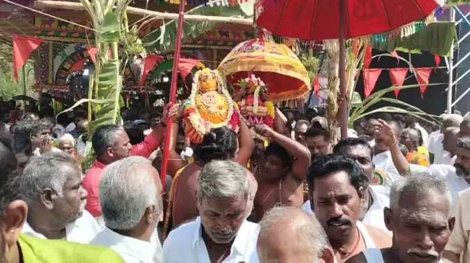 அம்மன்குறிச்சி முத்துமாரியம்மன் கோவில் கும்பாபிஷேகம்