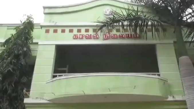 மதுபோதையில் கல்லூரி பேருந்தை இயக்கிய ஓட்டுநர்