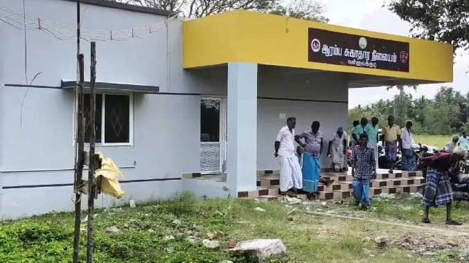 புதிதாக கட்டப்பட்ட ஆரம்ப சுகாதார நிலையத்தை திறக்கக் கோரிக்கை