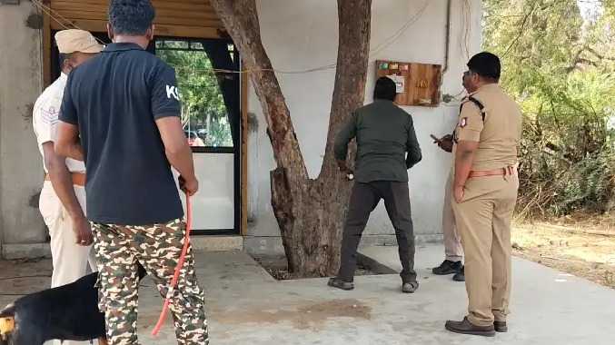 படுகாயங்களுடன் ஜேசிபி ஓட்டுநரின்  உடல் மீட்பு
