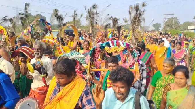அறுபடை வீடு முருக பக்தர்கள் பேரவை சார்பில் பாதயாத்திரை