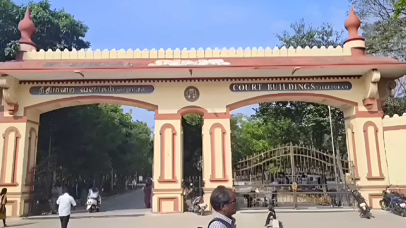 சாதியை காரணம் காட்டி திருமணம் செய்ய மறுத்த காதலன்