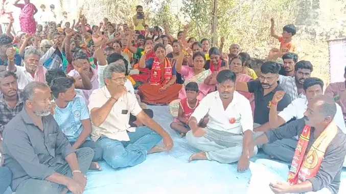 பட்டா கேட்டு சாகும் வரை உண்ணாவிரம்