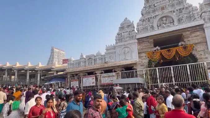 மாசி திருவிழாவை ஒட்டி திரளான பக்தர்கள் கூட்டம்